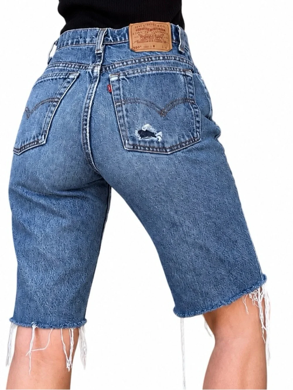 Vintage Levi’s 550 Cutoff Denim Shorts 30” Waist